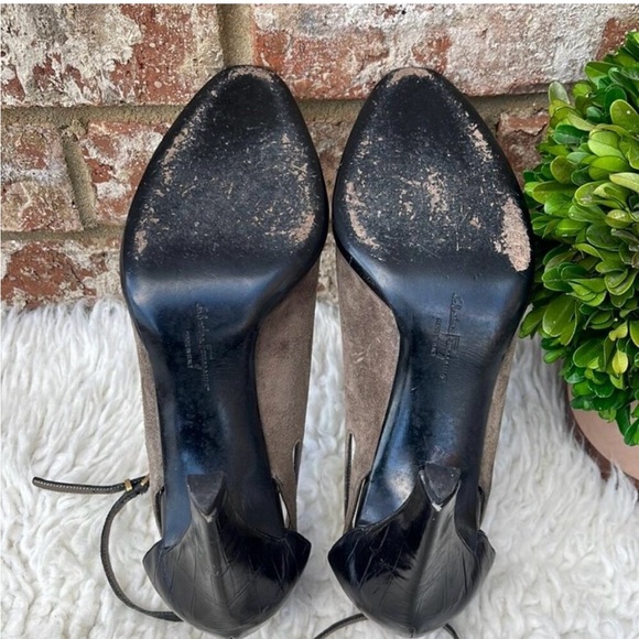 Salvatore Ferragamo Taupe/Black Suede & Embossed Leather Women's Pumps 6.5 - Picture 13 of 16